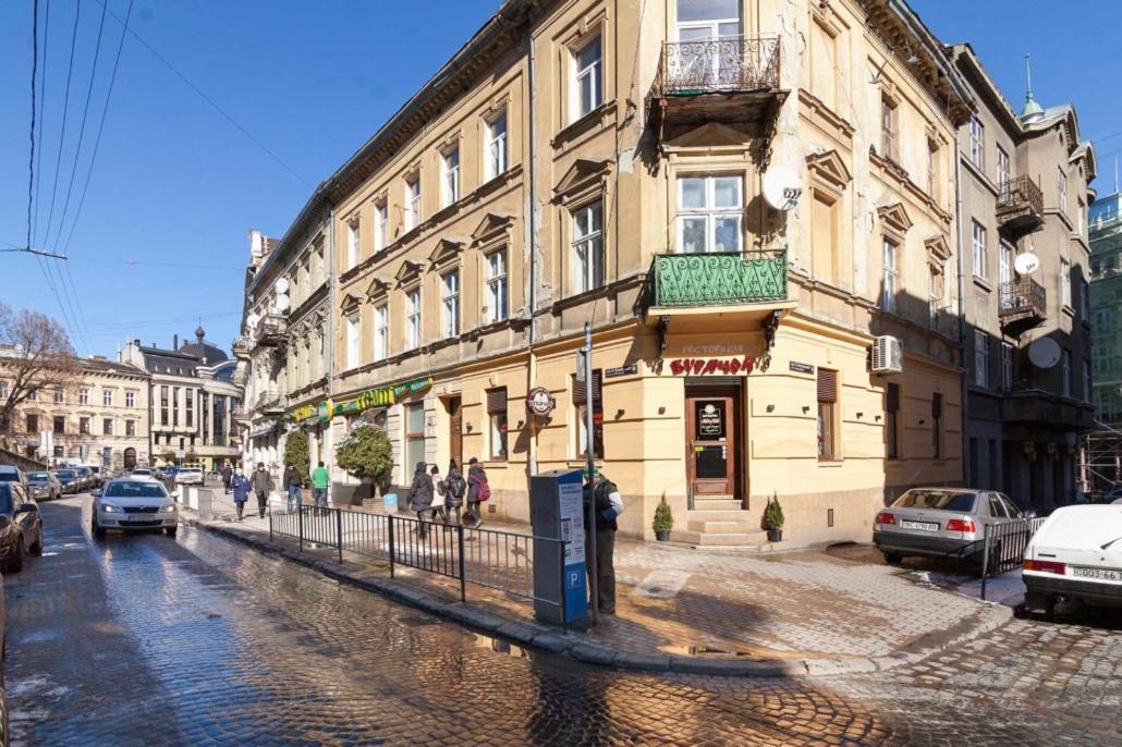 Три Кімнати Вулиця Грушевського 9 Центр Міста Львів Apartman Kültér fotó