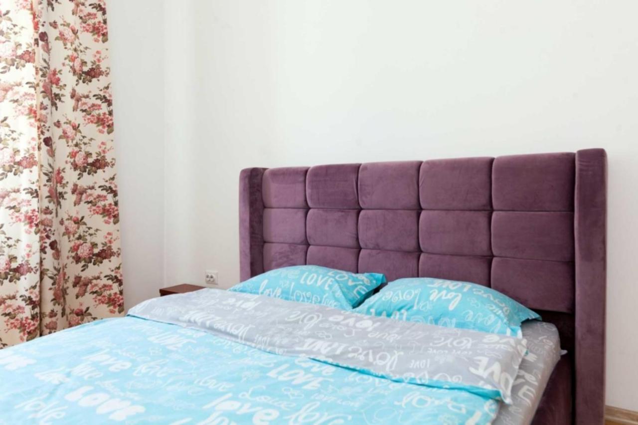 Три Кімнати Вулиця Грушевського 9 Центр Міста Львів Apartman Kültér fotó